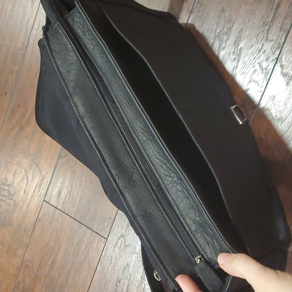 L.L.BEAN Mens breifcase messenger - Picture 13 of 16